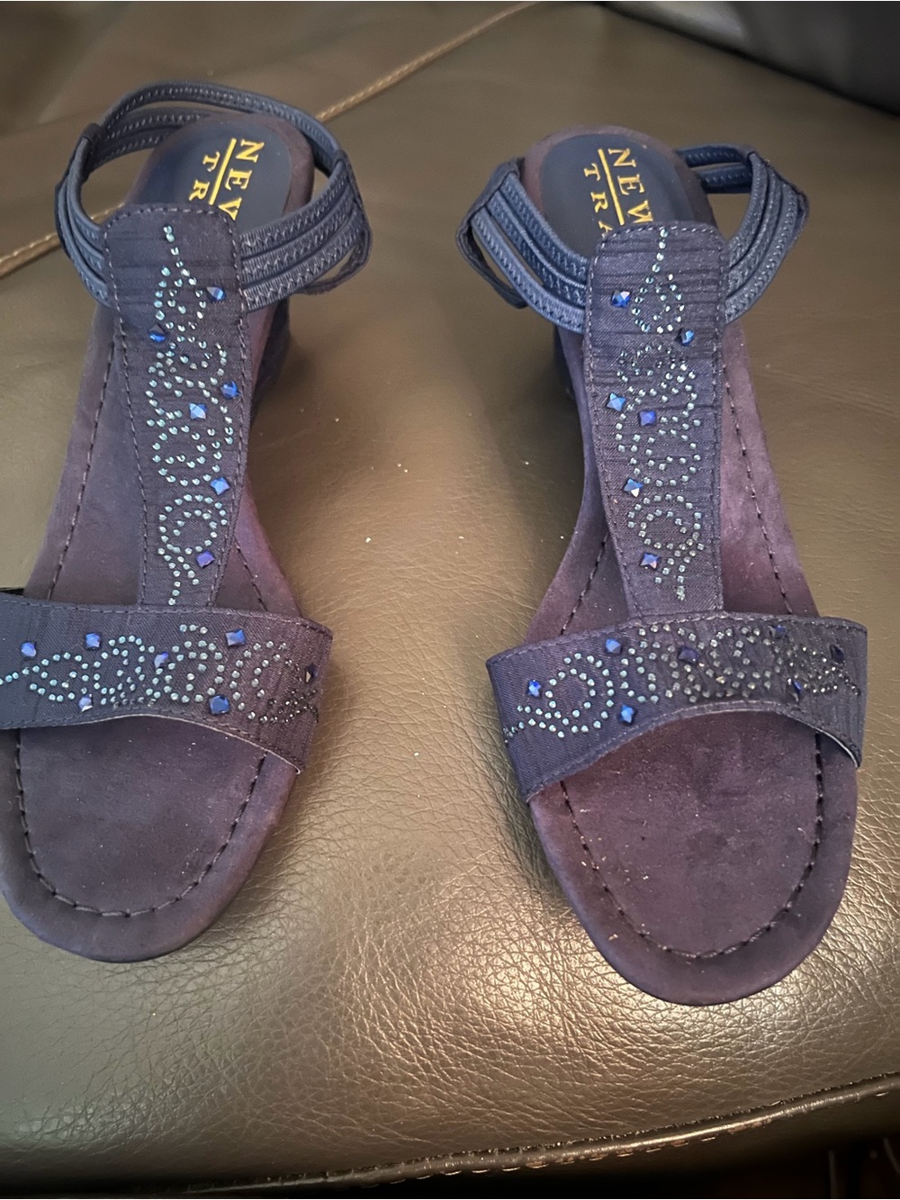 (NEW) New York Transit navy blue size 8 M wedge sandal